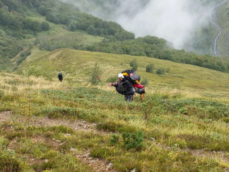 Transport du matériel jusqu'au camp de base